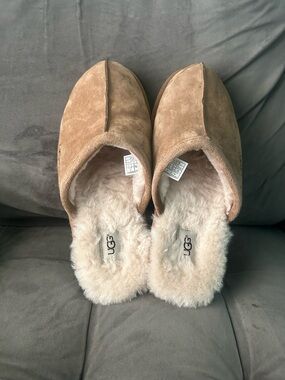UGG Men Chestnut Suede Scuff slippers